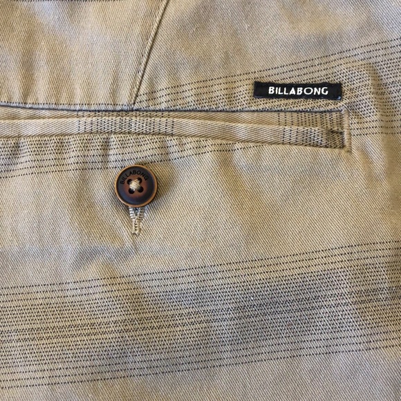 Billabong Carter casual shorts. 40 - Picture 2 of 3